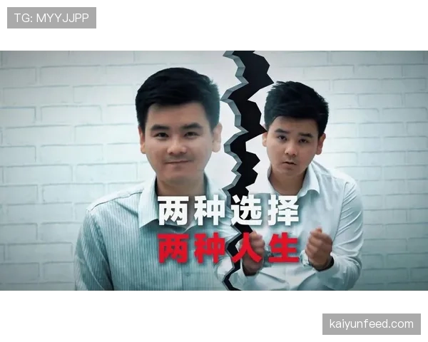 阿尔瓦雷斯在菜市场拎着名牌礼盒和塑料袋,画面像两种人生 阿尔瓦雷斯在菜市场拎着名牌礼盒和塑料袋,画面像两种人生